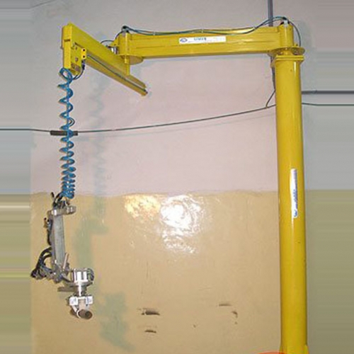 Seman apresenta o equipamento braço biarticulado
